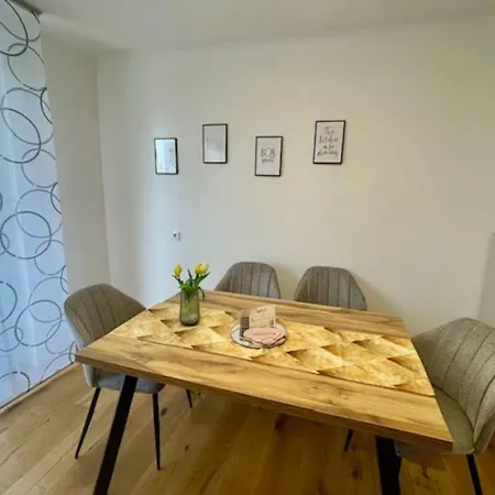 Apartman Wohlfuehloase Mit Parkplatz Graz